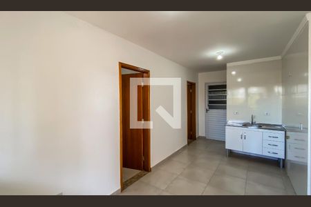 Sala/Cozinha de apartamento para alugar com 2 quartos, 44m² em Vila Nhocuné, São Paulo