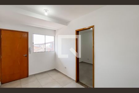 Sala/Cozinha de apartamento para alugar com 2 quartos, 44m² em Vila Nhocuné, São Paulo