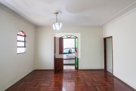Sala 1 de casa para alugar com 3 quartos, 220m² em Santa Mônica, Uberlândia