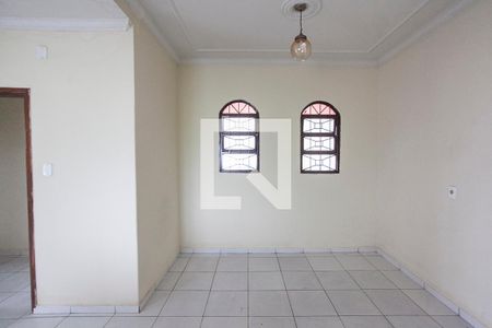 Sala 2 de casa para alugar com 3 quartos, 220m² em Santa Mônica, Uberlândia
