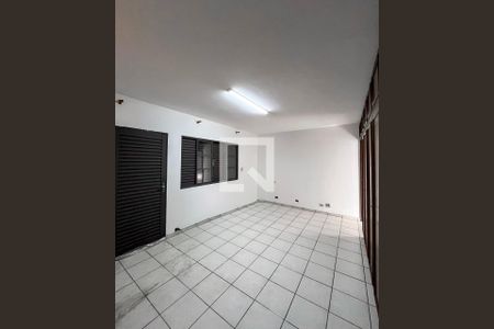 Suite de casa para alugar com 5 quartos, 230m² em Vila Marte, São Paulo