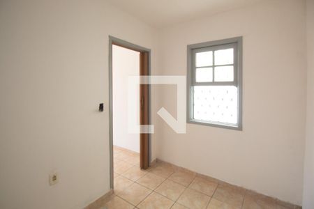 Quarto 2 de casa para alugar com 2 quartos, 55m² em Vila Mazzei, São Paulo