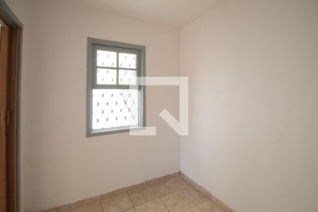 Quarto 2 de casa para alugar com 2 quartos, 55m² em Vila Mazzei, São Paulo