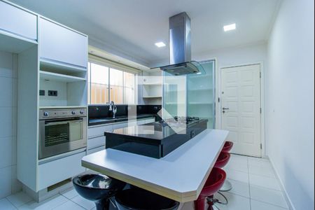 Casa para alugar com 4 quartos, 220m² em Jardim Caravelas, São Paulo