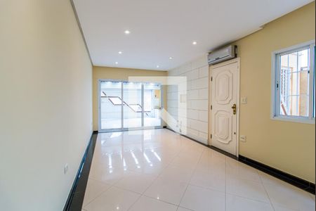 Casa para alugar com 4 quartos, 220m² em Jardim Caravelas, São Paulo