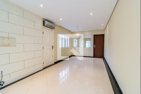 Casa para alugar com 4 quartos, 220m² em Jardim Caravelas, São Paulo