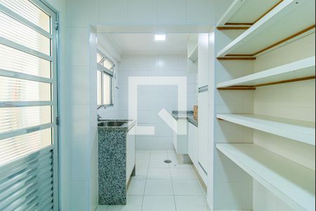 Casa para alugar com 4 quartos, 220m² em Jardim Caravelas, São Paulo