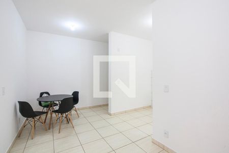 Sala de apartamento para alugar com 2 quartos, 64m² em Jardim Célia, Uberlândia
