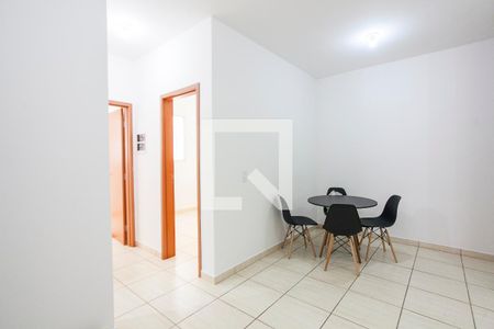 Sala de apartamento para alugar com 2 quartos, 64m² em Jardim Célia, Uberlândia