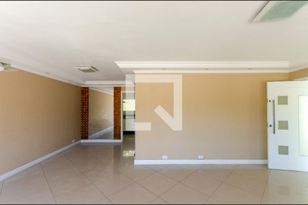 Sala de casa à venda com 4 quartos, 190m² em Vila Pedra Branca, São Paulo