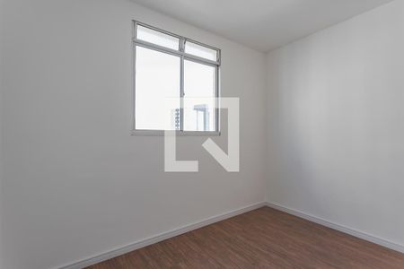 Quarto de apartamento para alugar com 2 quartos, 54m² em Morro Santana, Porto Alegre