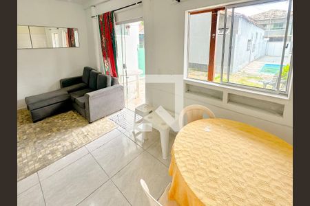 Sala 1 de casa para alugar com 4 quartos, 140m² em Ingleses do Rio Vermelho, Florianópolis