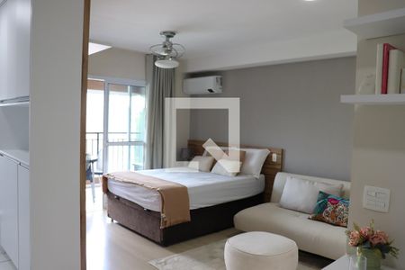 Sala/Quarto de apartamento para alugar com 1 quarto, 43m² em Empresarial 18 do Forte, Barueri