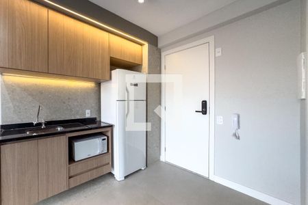 Cozinha de apartamento para alugar com 1 quarto, 29m² em Pinheiros, São Paulo