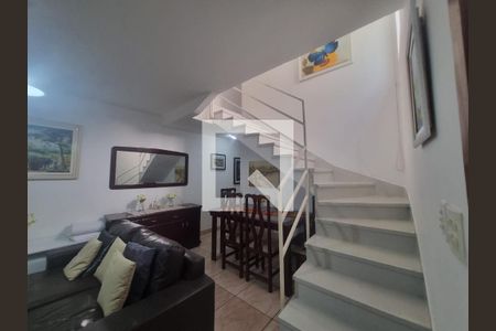 Sala de casa para alugar com 2 quartos, 100m² em Jardim Arpoador, São Paulo