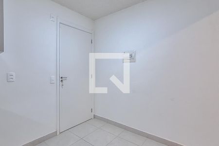 Sala de apartamento para alugar com 2 quartos, 34m² em Parque Industrial Tomas Edson, São Paulo