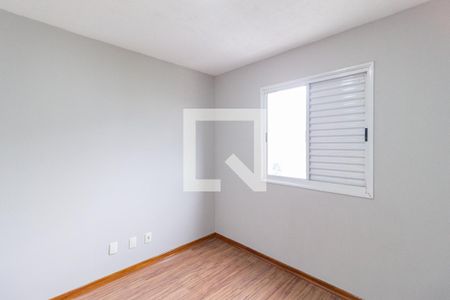 Quarto 1 de apartamento para alugar com 2 quartos, 50m² em Vila Ester, Carapicuíba