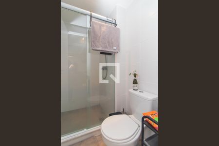 Banheiro de apartamento para alugar com 1 quarto, 30m² em Azenha, Porto Alegre