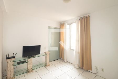 Sala de apartamento para alugar com 2 quartos, 40m² em Cosmos, Rio de Janeiro