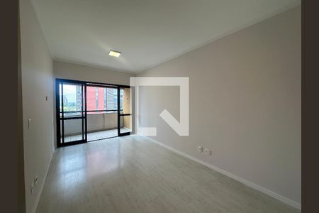 Sala de apartamento à venda com 3 quartos, 90m² em Empresarial 18 do Forte, Barueri