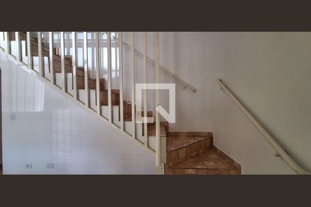 Escada de casa à venda com 1 quarto, 167m² em Nova Gerti, São Caetano do Sul