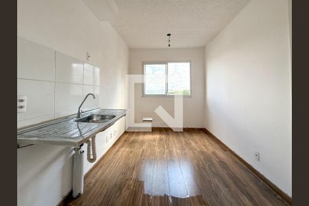 Sala e cozinha de apartamento para alugar com 1 quarto, 24m² em Sacoma, São Paulo