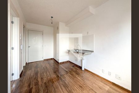 Sala e cozinha de apartamento para alugar com 1 quarto, 24m² em Sacoma, São Paulo