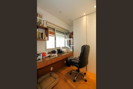 Quarto Reversível Escritório de apartamento para alugar com 2 quartos, 69m² em Sumaré, São Paulo