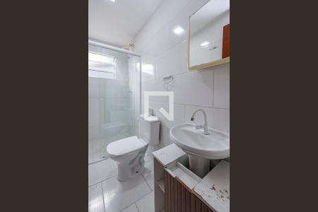 Banheiro de apartamento para alugar com 1 quarto, 45m² em Jardim Piracuama, São Paulo