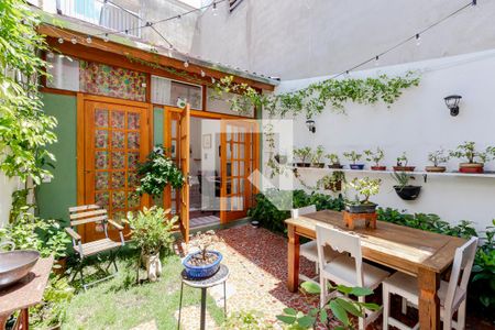 Quintal de casa à venda com 3 quartos, 176m² em Santo Amaro, São Paulo