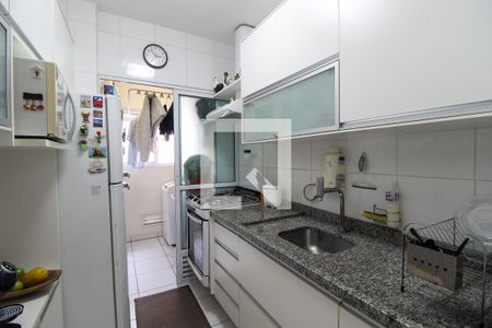 Cozinha de apartamento à venda com 3 quartos, 71m² em Vila Lageado, São Paulo