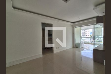 Sala  de apartamento para alugar com 3 quartos, 82m² em Barra da Tijuca, Rio de Janeiro