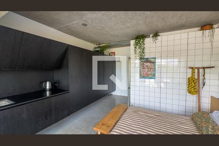 Estúdo de kitnet/studio para alugar com 1 quarto, 27m² em Jardim das Acacias, São Paulo