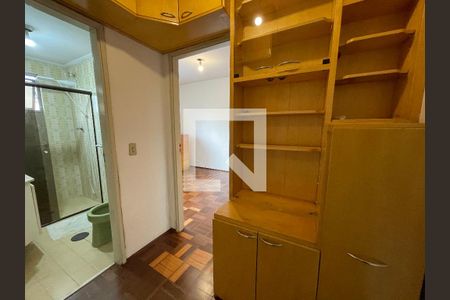 Corredor de apartamento para alugar com 2 quartos, 70m² em Vila Lageado, São Paulo