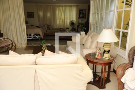 Sala de casa de condomínio para alugar com 5 quartos, 600m² em Itapuã, Salvador