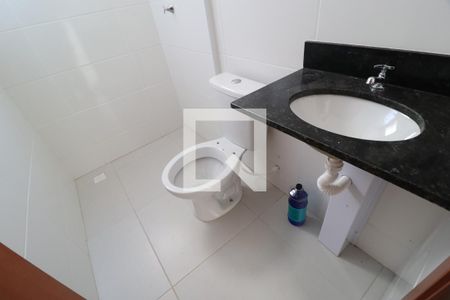 Banheiro Social de apartamento para alugar com 2 quartos, 54m² em Novo Mundo, Uberlândia