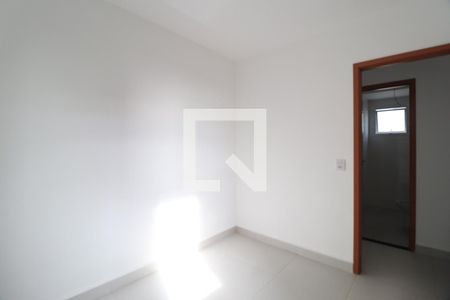 Quarto 1 de apartamento para alugar com 2 quartos, 54m² em Novo Mundo, Uberlândia