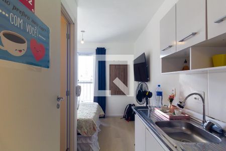 Cozinha de apartamento para alugar com 1 quarto, 18m² em Vila Santa Clara, São Paulo