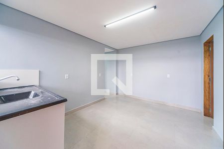 Sala e Cozinha  de casa para alugar com 2 quartos, 48m² em Vila Linda, Santo André