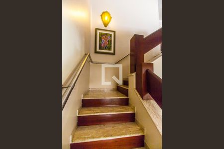 Escada de casa de condomínio à venda com 4 quartos, 521m² em Residencial Zero (tambore), Santana de Parnaíba