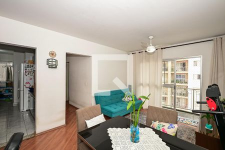 Sala de apartamento à venda com 2 quartos, 58m² em Parque Taboao, Taboão da Serra