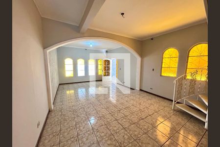 Sala de casa à venda com 3 quartos, 300m² em Jardim Vila Galvao, Guarulhos