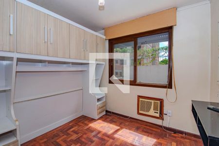 Quarto 2 de apartamento para alugar com 3 quartos, 74m² em Rio Branco, Porto Alegre