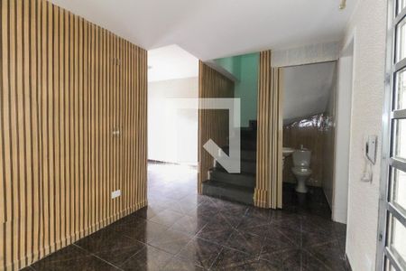 Sala de casa de condomínio para alugar com 3 quartos, 128m² em Jardim Lajeado, São Paulo