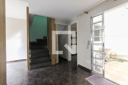 Sala de casa de condomínio para alugar com 3 quartos, 128m² em Jardim Lajeado, São Paulo