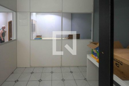 Escritório de casa para alugar com 3 quartos, 285m² em São Lucas, São Paulo