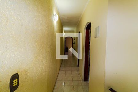 Corredor dos Quartos de casa para alugar com 3 quartos, 150m² em São Rafael, São Paulo