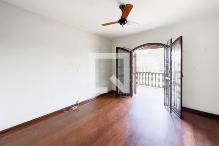 Casa para alugar com 3 quartos, 500m² em Jardim Santa Maria, Jacareí