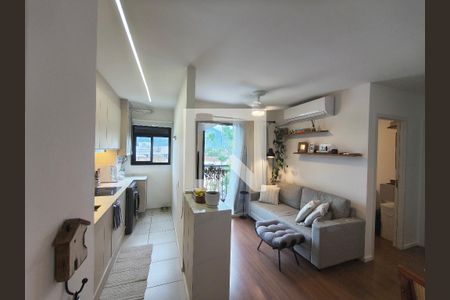 Sala de apartamento à venda com 2 quartos, 43m² em Barra Olímpica, Rio de Janeiro