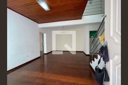 Casa para alugar com 3 quartos, 240m² em Vila Dayse, São Bernardo do Campo